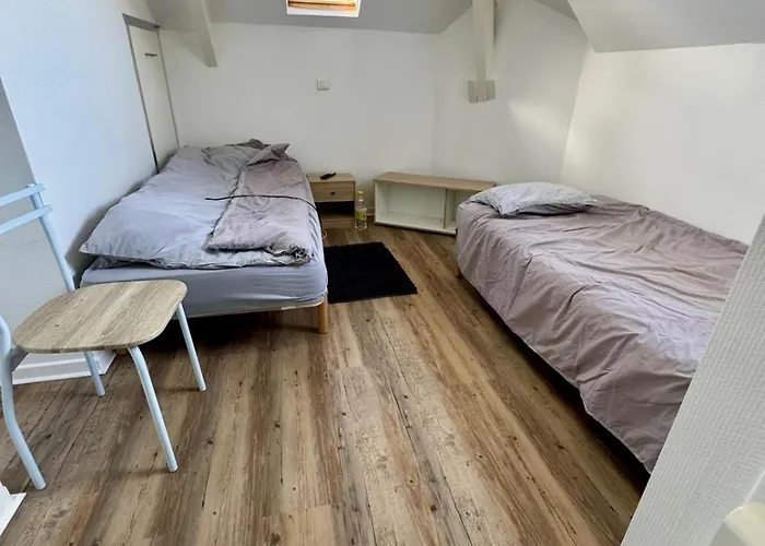 Fully Equipped 1-bedroom Near Chantiers Navals Apartment